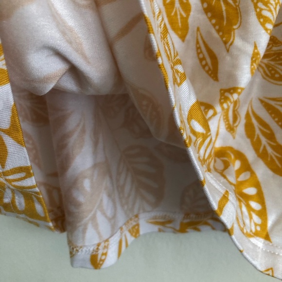 Womens CROFT & BARROW Semi Loose Sleeveless Top Size Medium Stretch New - Picture 4 of 9